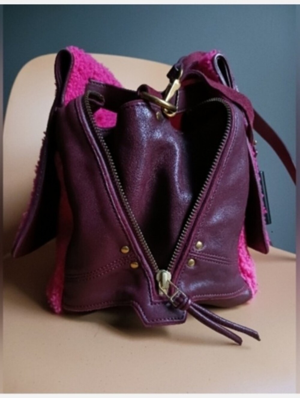 Jerome Dreyfuss Johan Pink Sherpa/ Burgundy Leather Crossbody Bag. - Picture 4 of 16